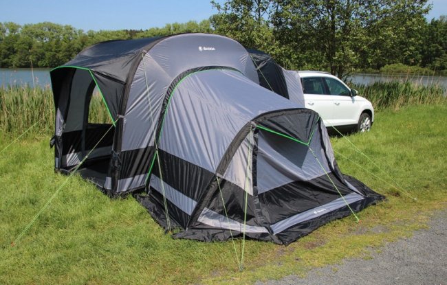 Надувная палатка Skoda — экономичная замена кемперу